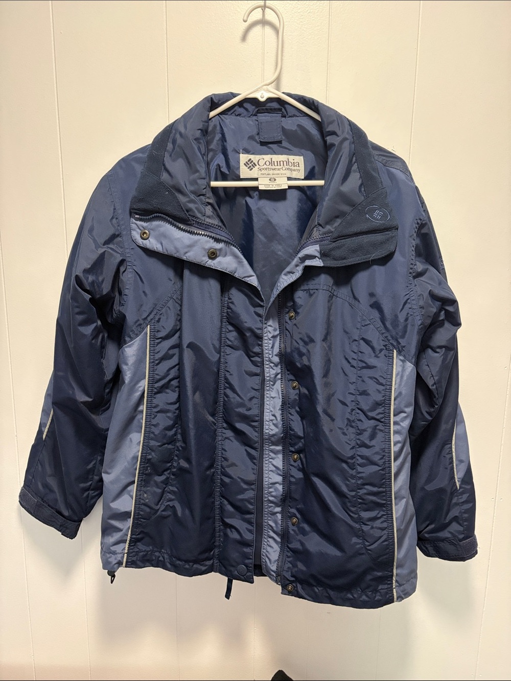 Columbia Women's Navy and Light Blue Ski Jacket